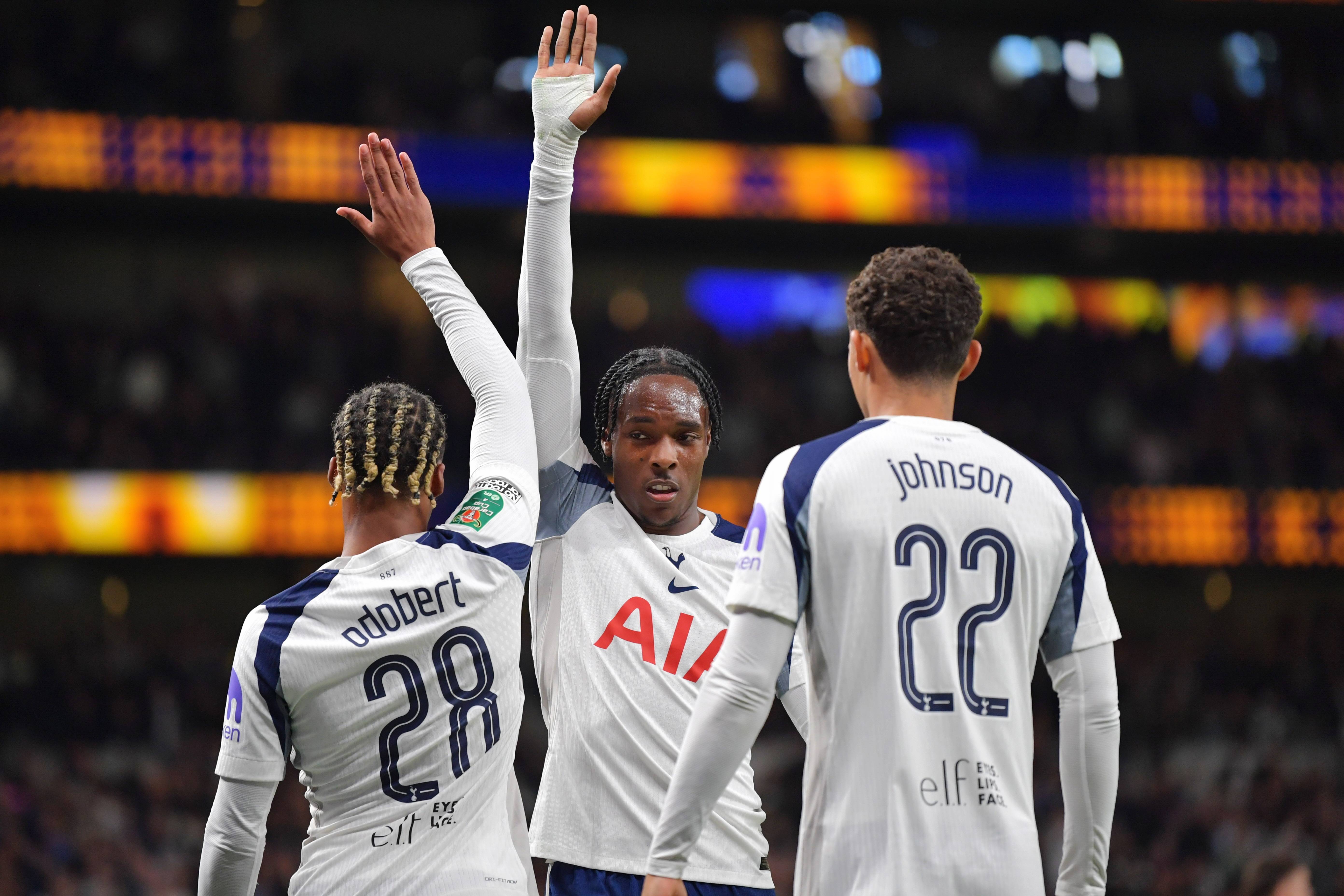 万博体育app-阿扎伦卡赛事官方发布挺进下一轮新规斯图加特刷新队史纪录备战葡超，网友：加时末段广东宏远门线救险 